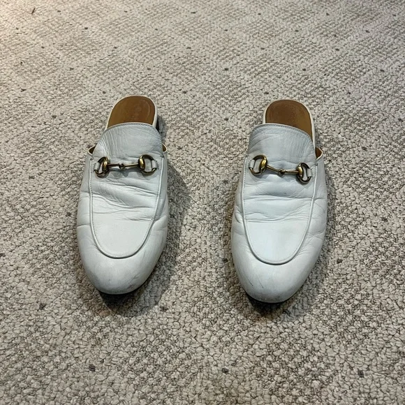 SOLD!!!Gucci Princeton Leather Flat Loafers w/ Goldtone Horsebit Buckle. - Picture 2 of 13